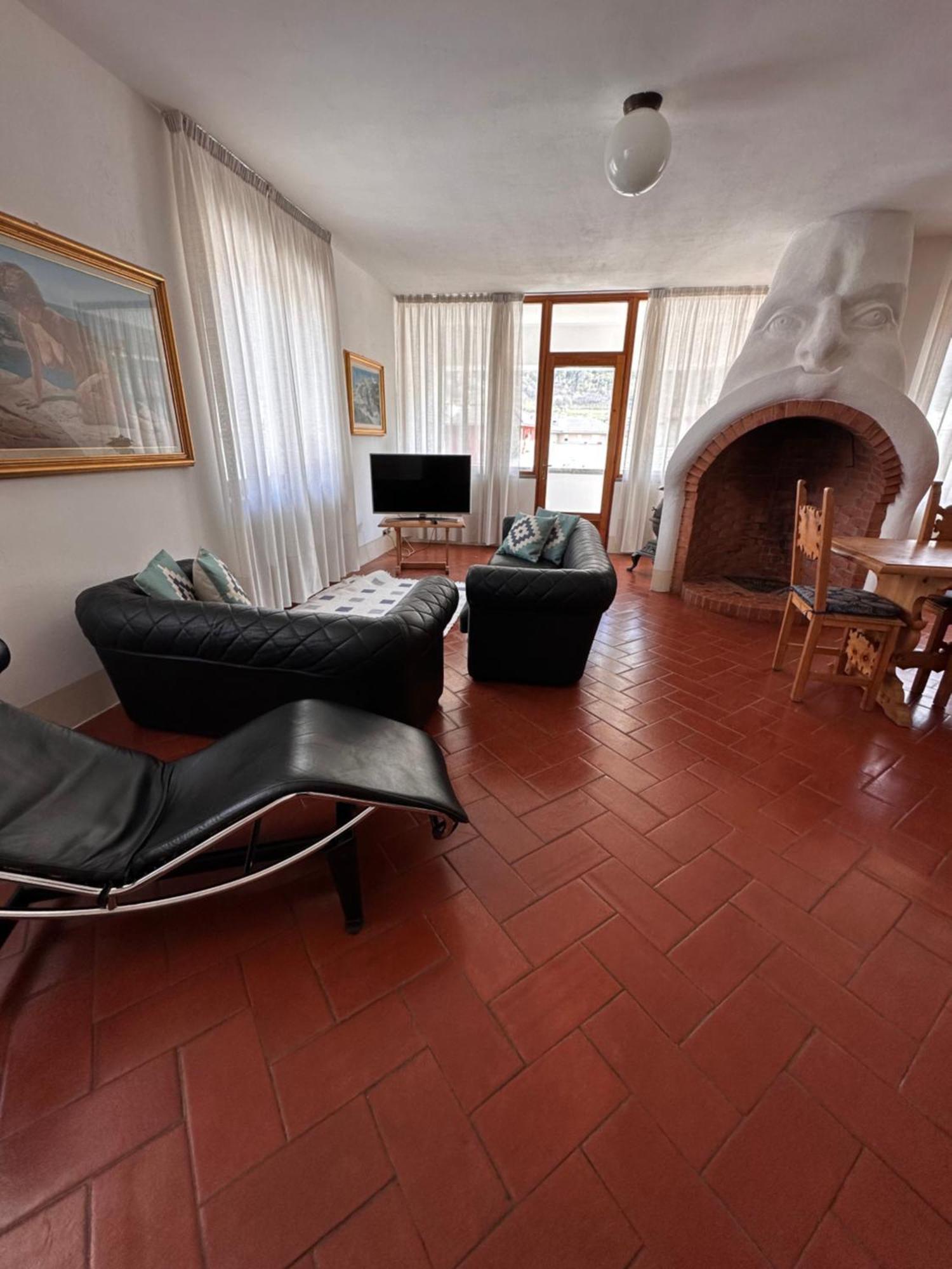 Ampio Appartamento Con Vista “Casa Magro” Tirano Eksteriør billede