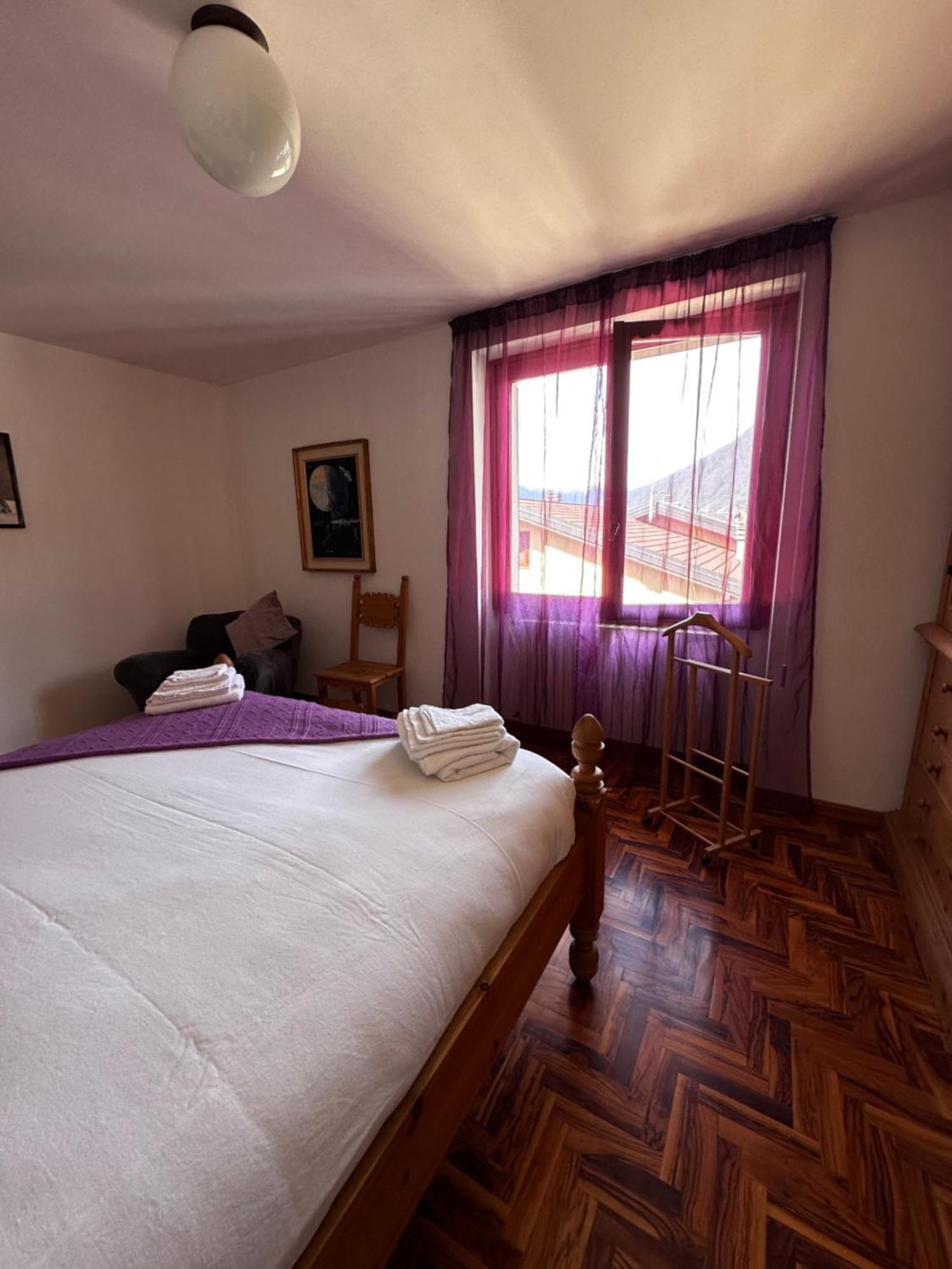 Ampio Appartamento Con Vista “Casa Magro” Tirano Eksteriør billede
